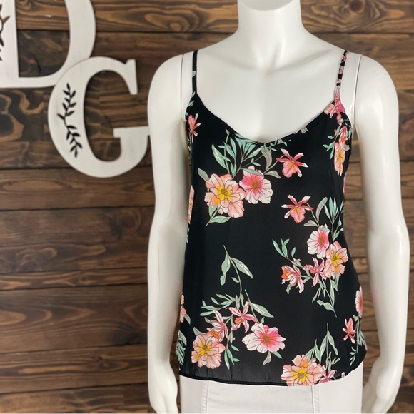 Forever 21 Tops - Forever 21 | Floral Cami Tank Top V-Neckline Black‎ Tropical Flowers